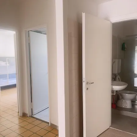 Albergue Lisa House *